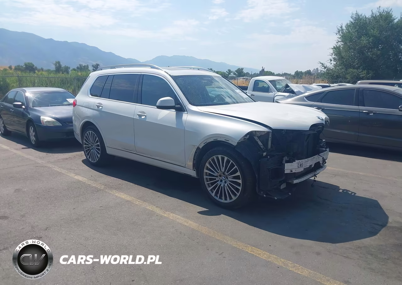 2021 BMW X7 xDrive40I – zdjęcie 1 z 16
