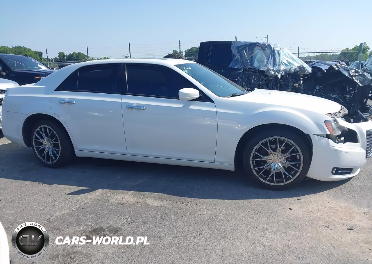 2014 Chrysler 300 300S VIN:2C3CCABG3EH230983 - 13
