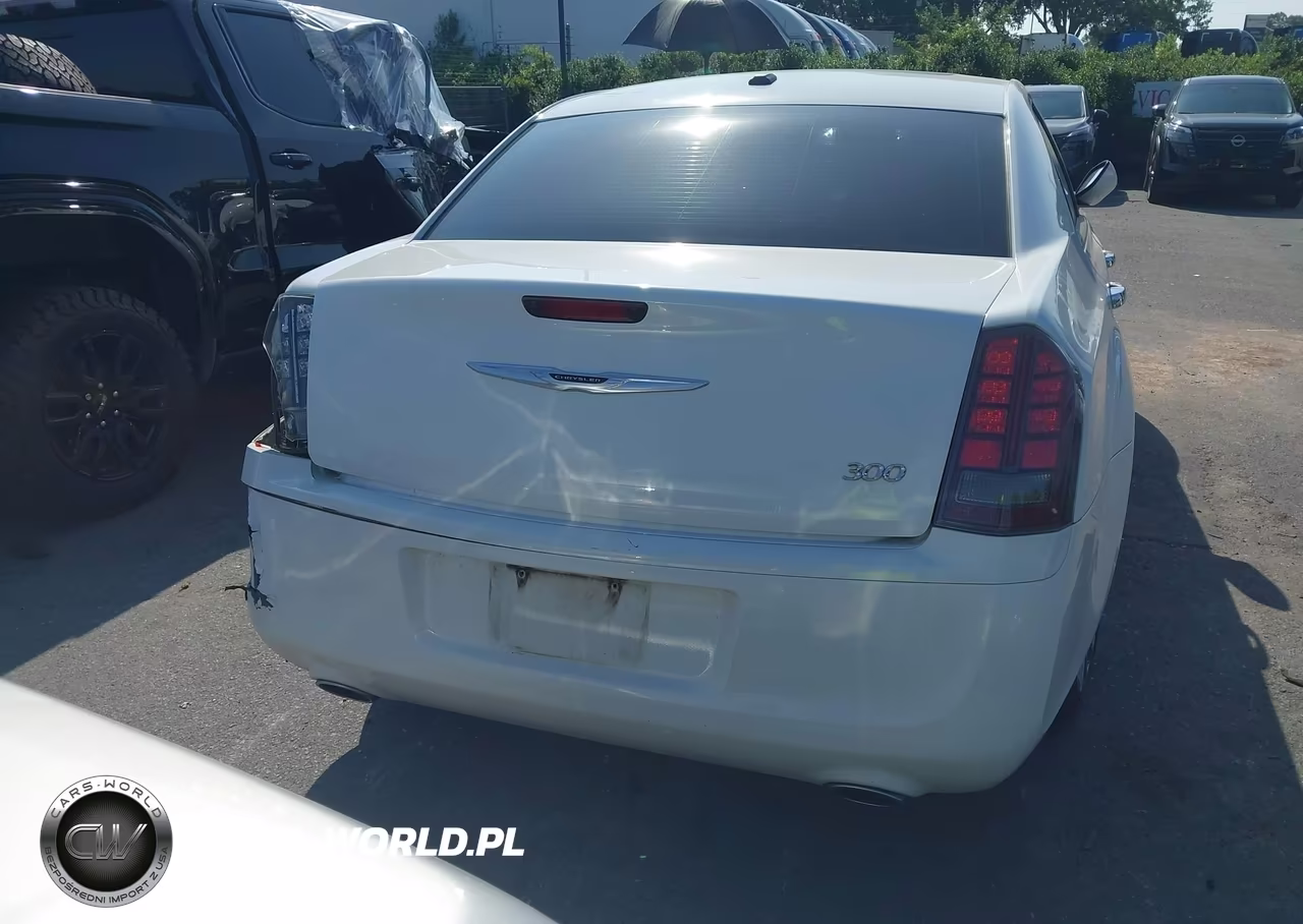 2014 Chrysler 300 300S VIN:2C3CCABG3EH230983 - 16