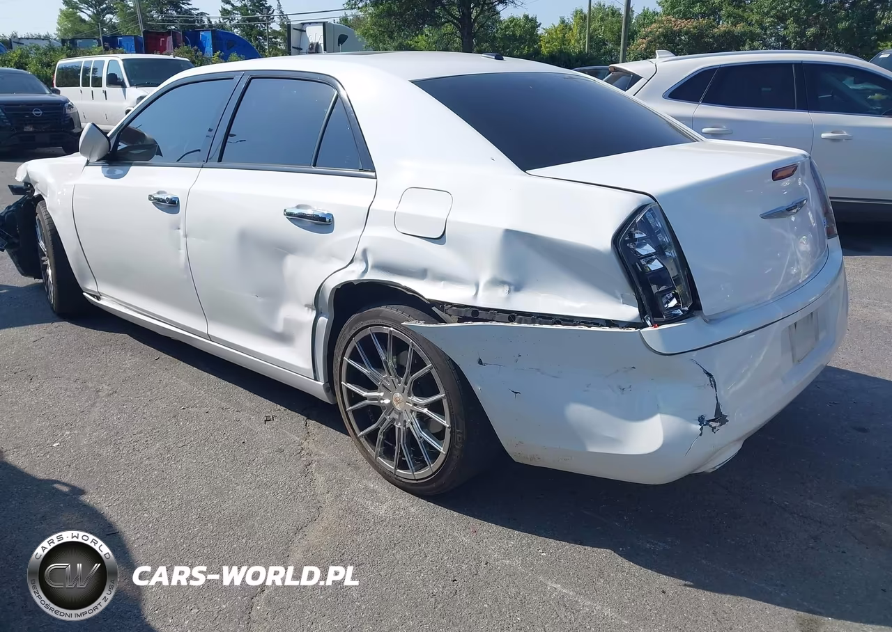 2014 Chrysler 300 300S VIN:2C3CCABG3EH230983 - 3