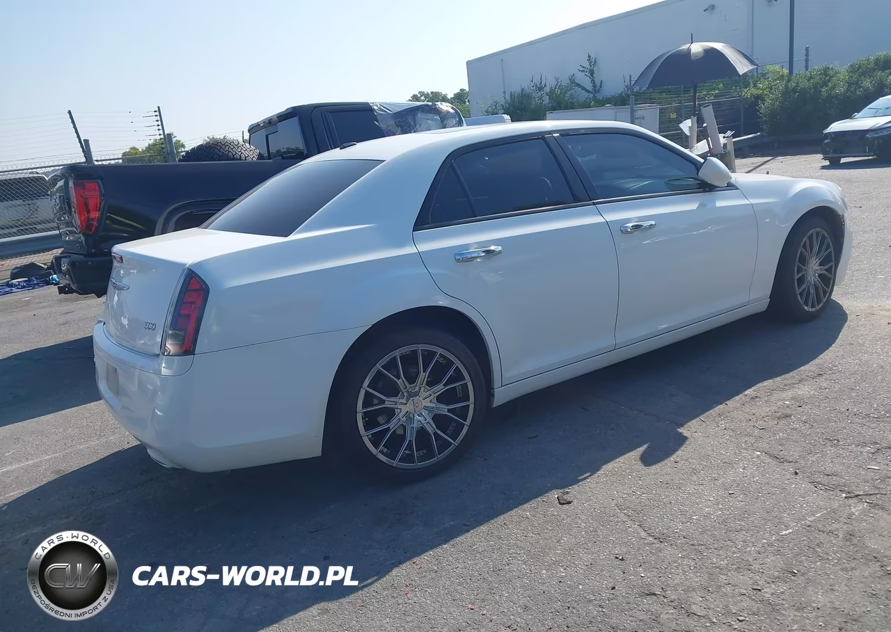 2014 Chrysler 300 300S VIN:2C3CCABG3EH230983 - 4