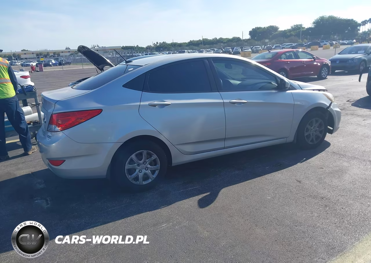 2012 Hyundai Accent Gls VIN:KMHCT4AE6CU116107 - 4