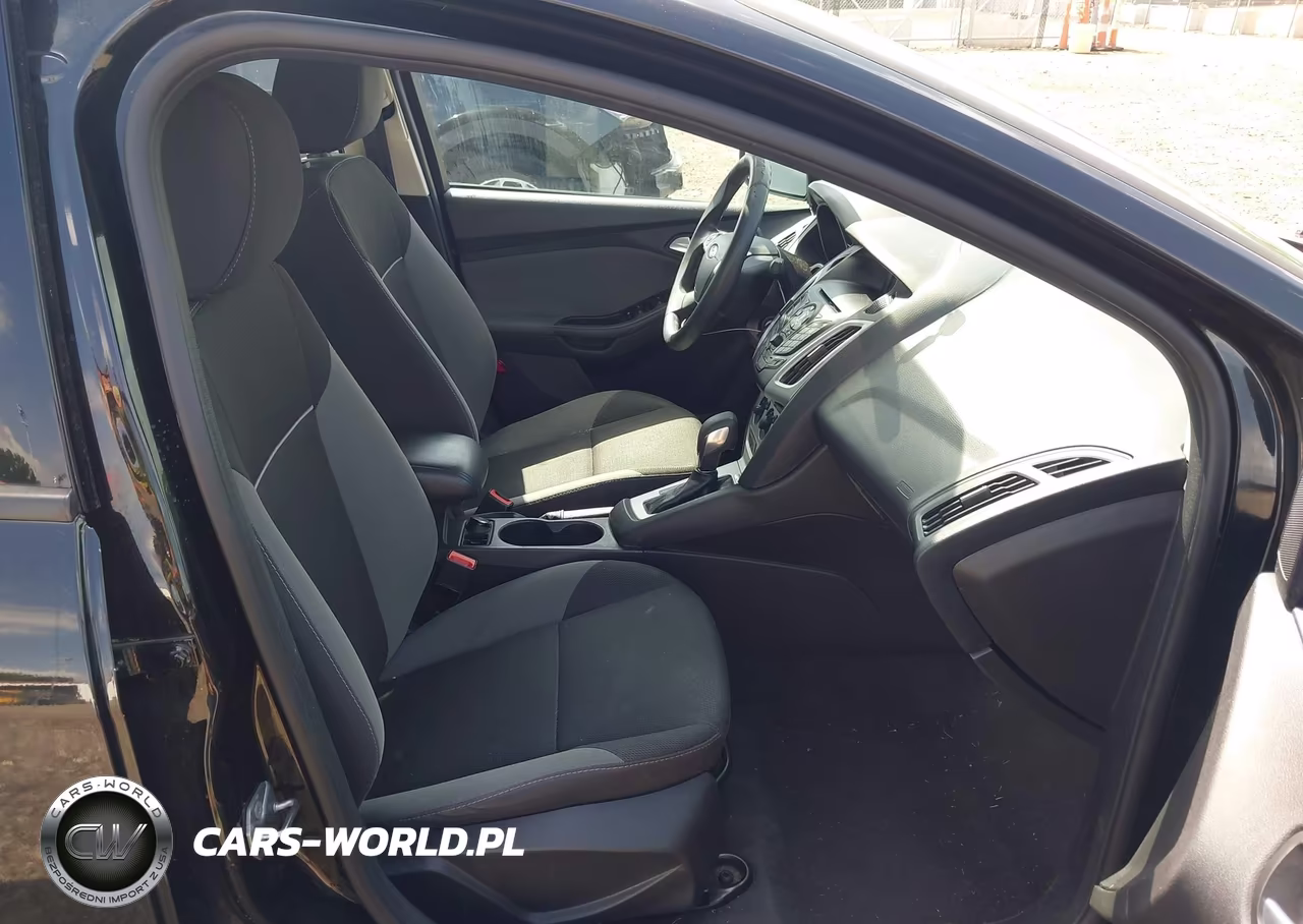 2014 Ford Focus Se VIN:1FADP3F25EL340098 - 5