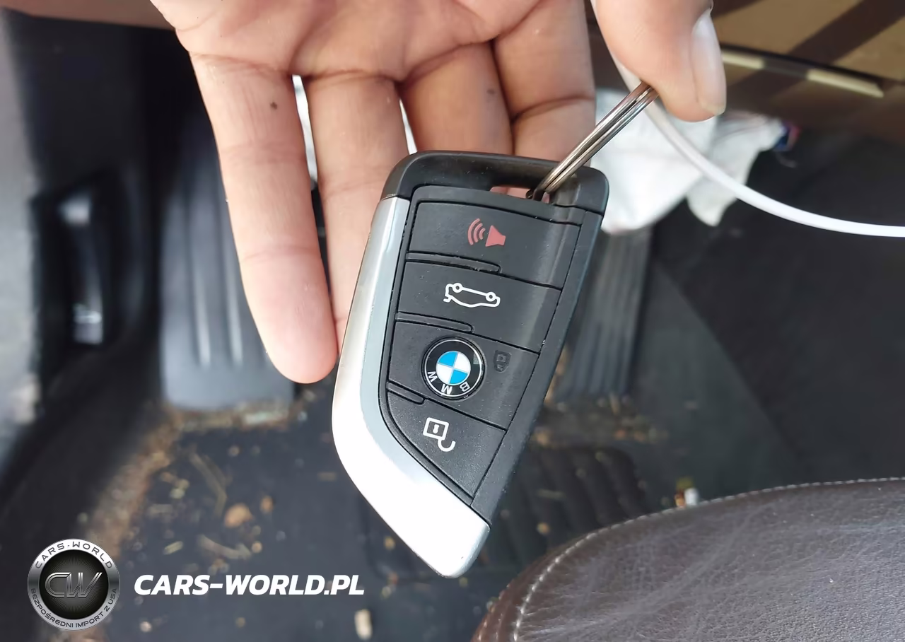 2018 BMW X1 xDrive28I VIN:WBXHT3C36J3H30017 - 11