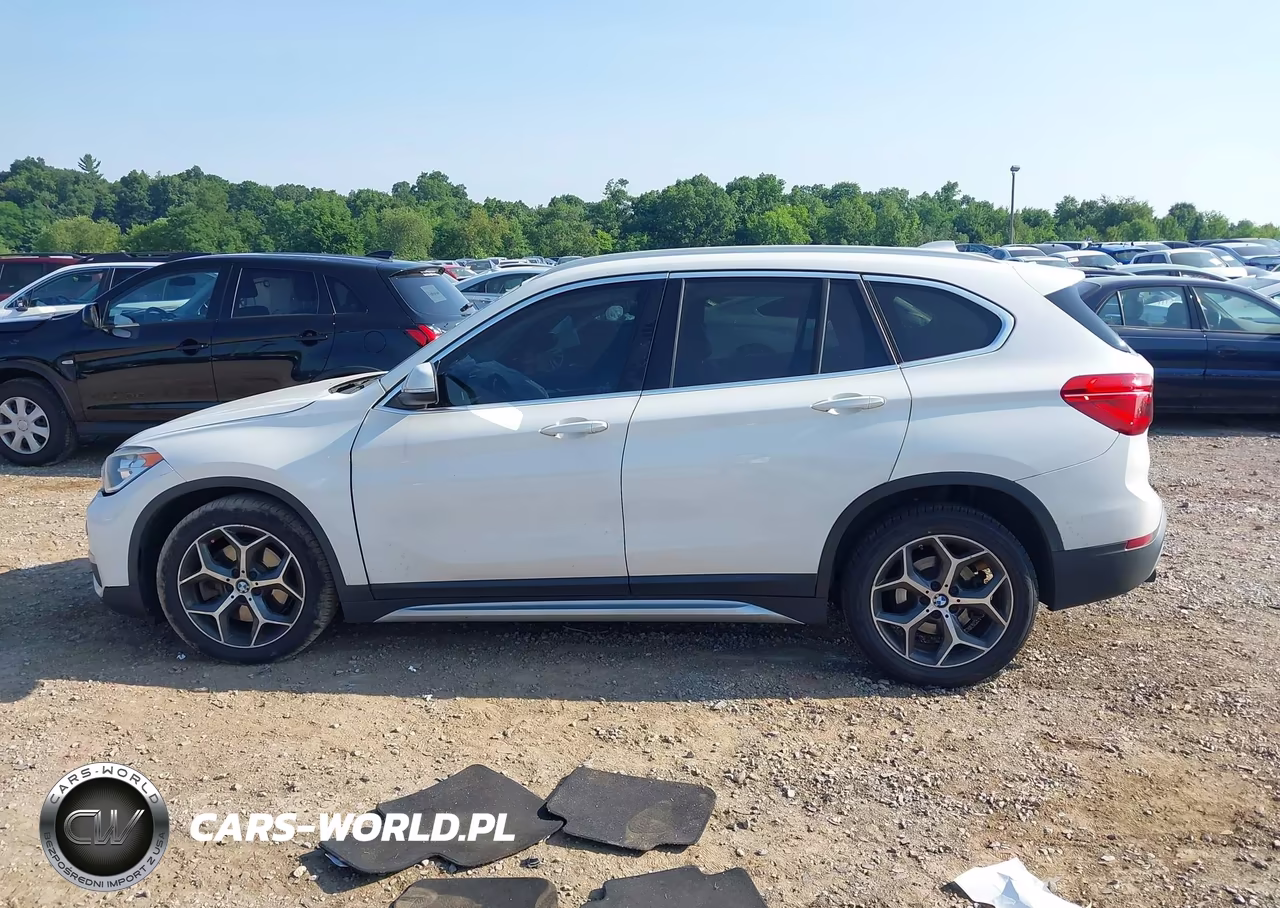2018 BMW X1 xDrive28I VIN:WBXHT3C36J3H30017 - 14