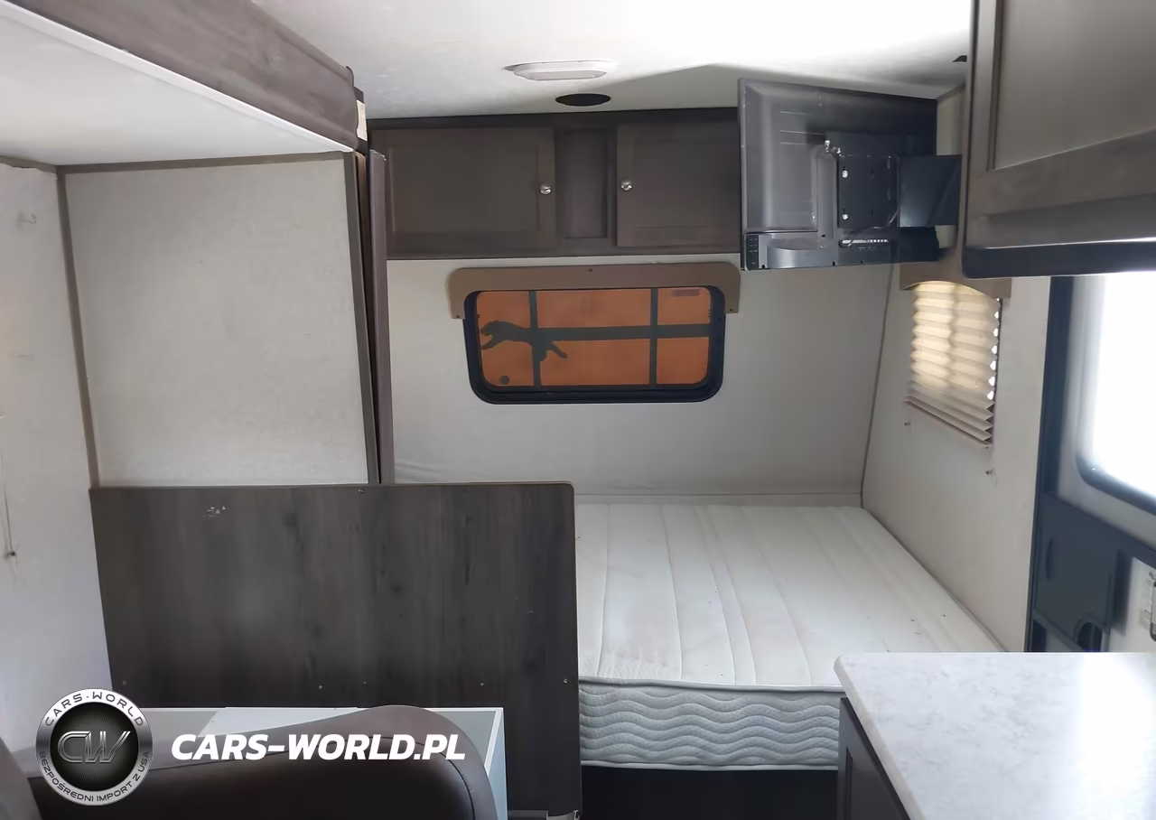 2022 Coachmen Clipper VIN:5ZT2CWFC8LJ124325 - 8