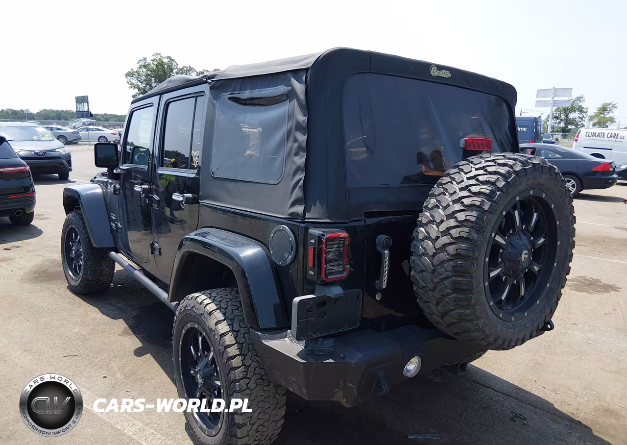 2012 Jeep Wrangler Unlimited Sahara VIN:1C4HJWEG5CL103751 - 3