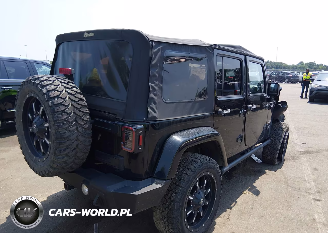 2012 Jeep Wrangler Unlimited Sahara VIN:1C4HJWEG5CL103751 - 4