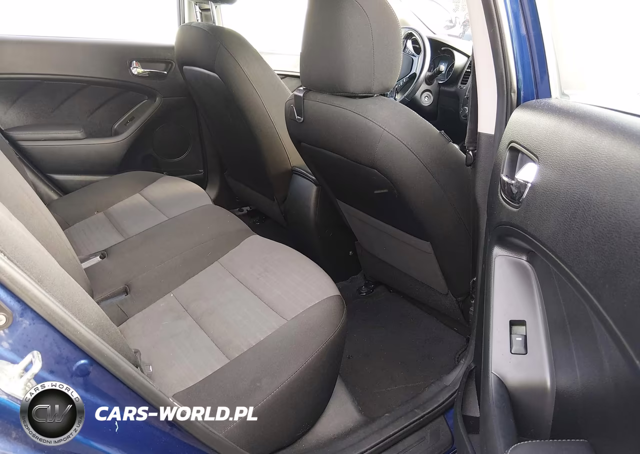 2018 Kia Forte S VIN:3KPFL4A73JE261622 - 8