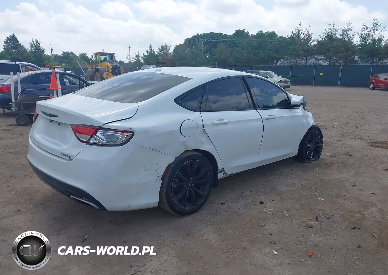2015 Chrysler 200 S VIN:1C3CCCBB5FN751342 - 4