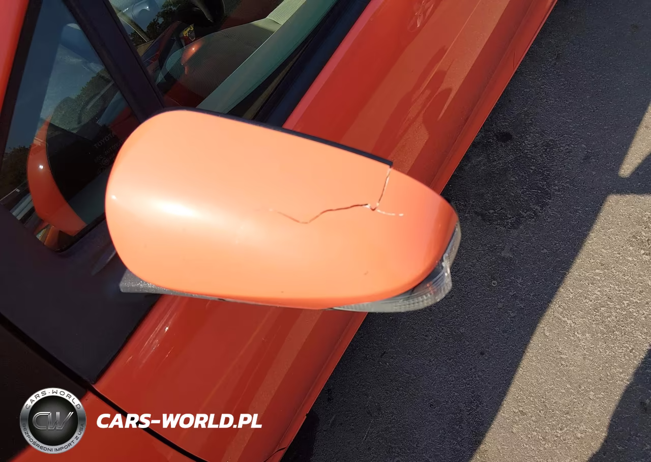 2012 Toyota Prius C Three VIN:JTDKDTB35C1000550 - 12