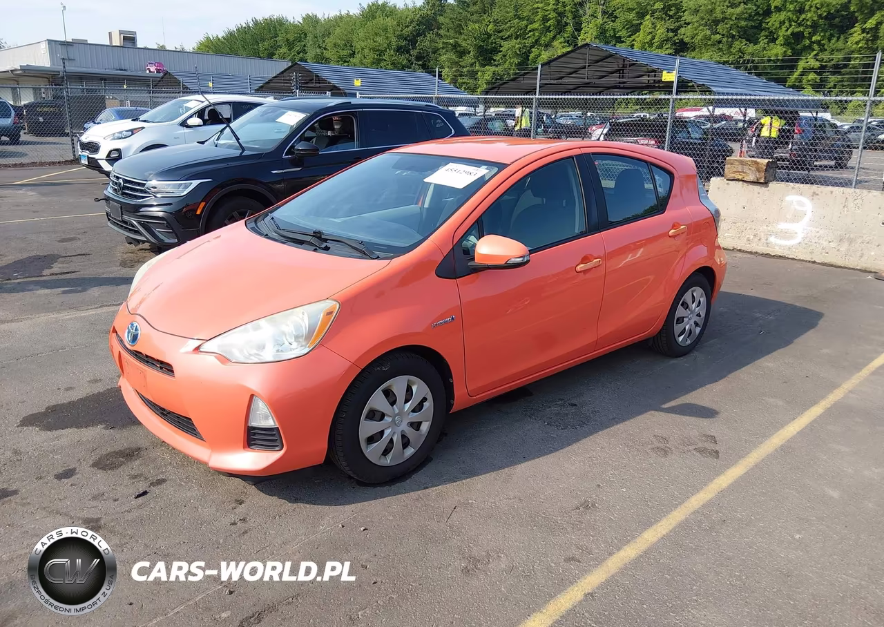 2012 Toyota Prius C Three VIN:JTDKDTB35C1000550 - 2