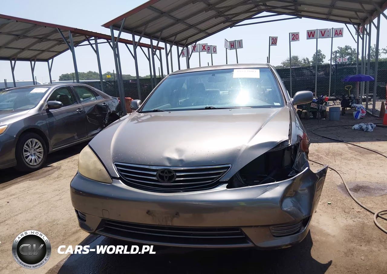 2006 Toyota Camry Le VIN:JTDBE30KX63056676 - 12