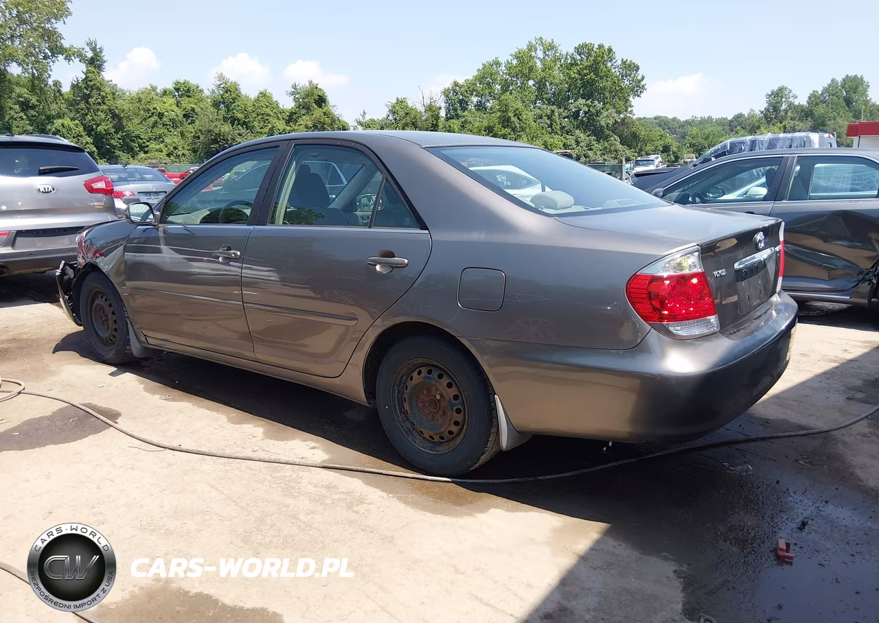 2006 Toyota Camry Le VIN:JTDBE30KX63056676 - 3