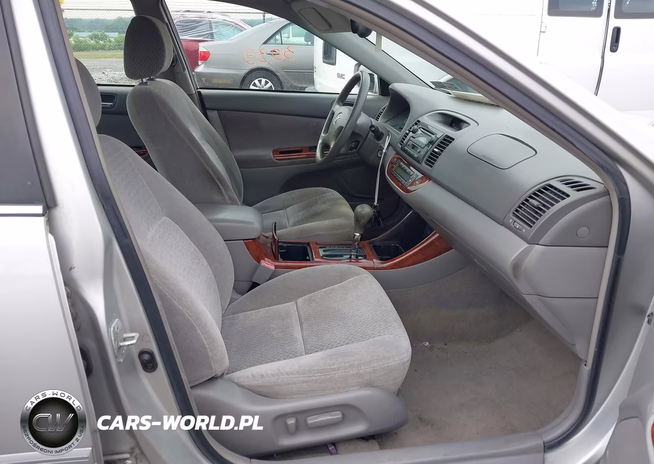 2002 Toyota Camry VIN:4T1BE32K42U083465 - 5