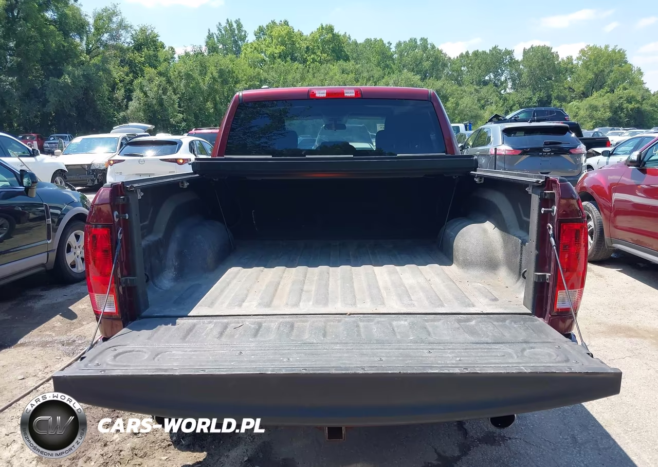 2019 Ram 1500 Classic Express 4X4 5'7 Box VIN:1C6RR7KT4KS523761 - 18