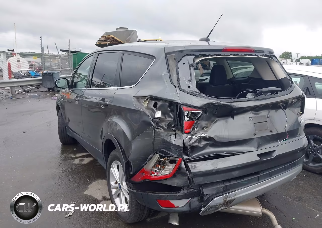 2017 Ford Escape Se VIN:1FMCU0GD8HUC06645 - 3