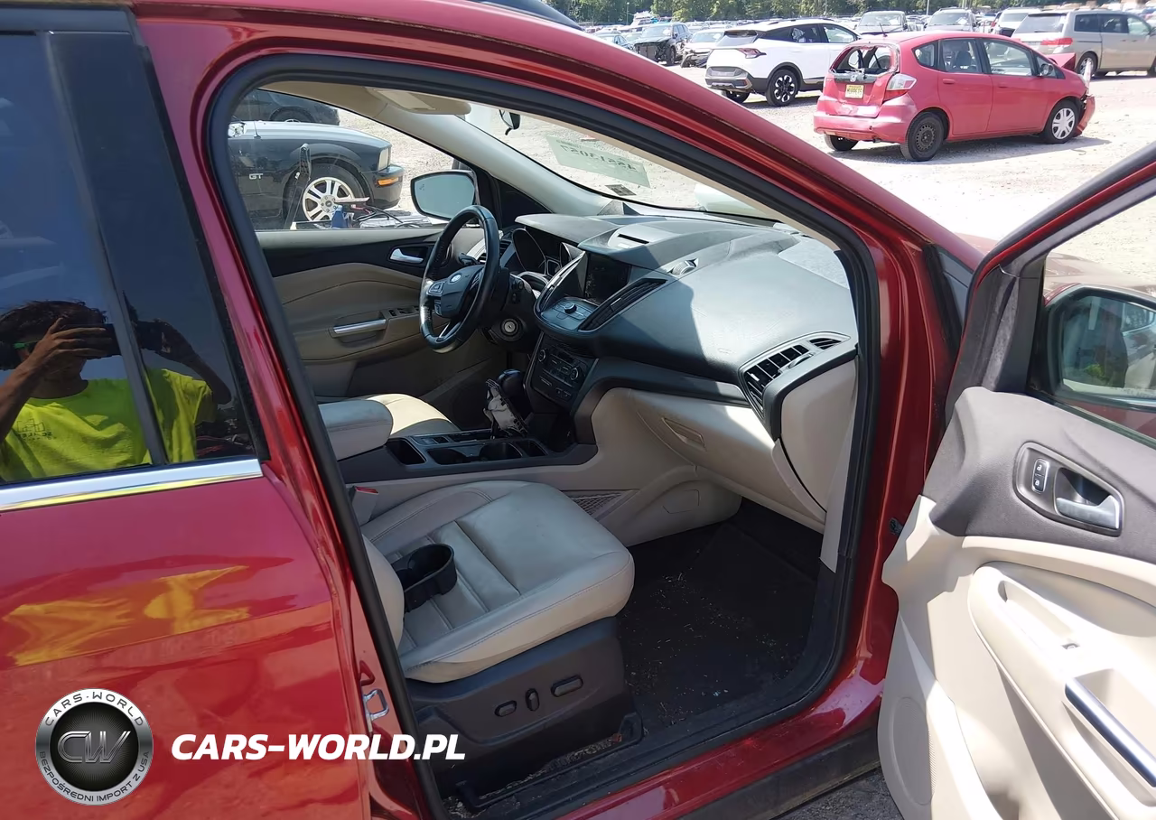 2017 Ford Escape Se VIN:1FMCU9GD9HUE63091 - 5