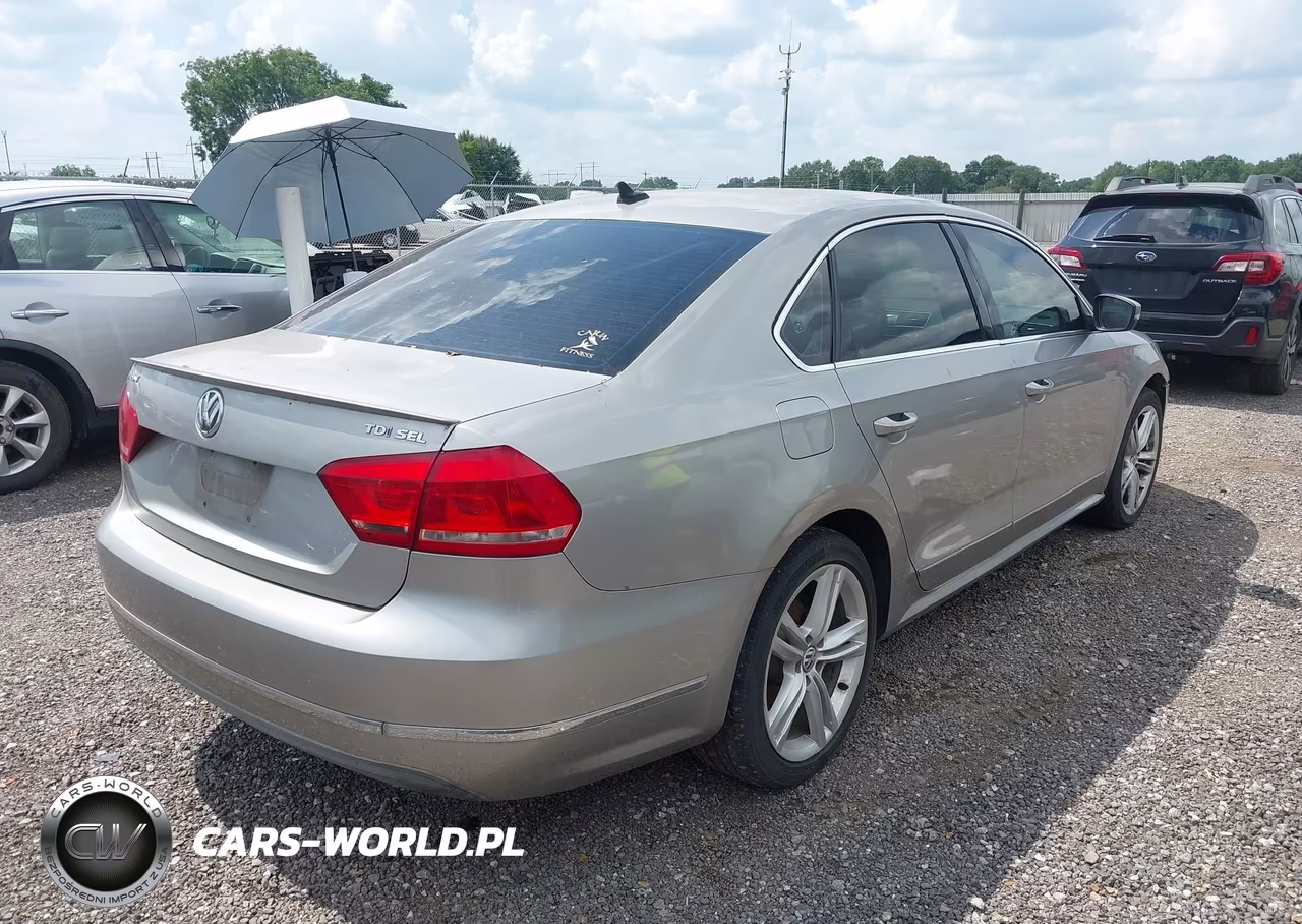 2014 Volkswagen Passat 2.0L Tdi Sel Premium VIN:1VWCN7A30EC058922 - 4