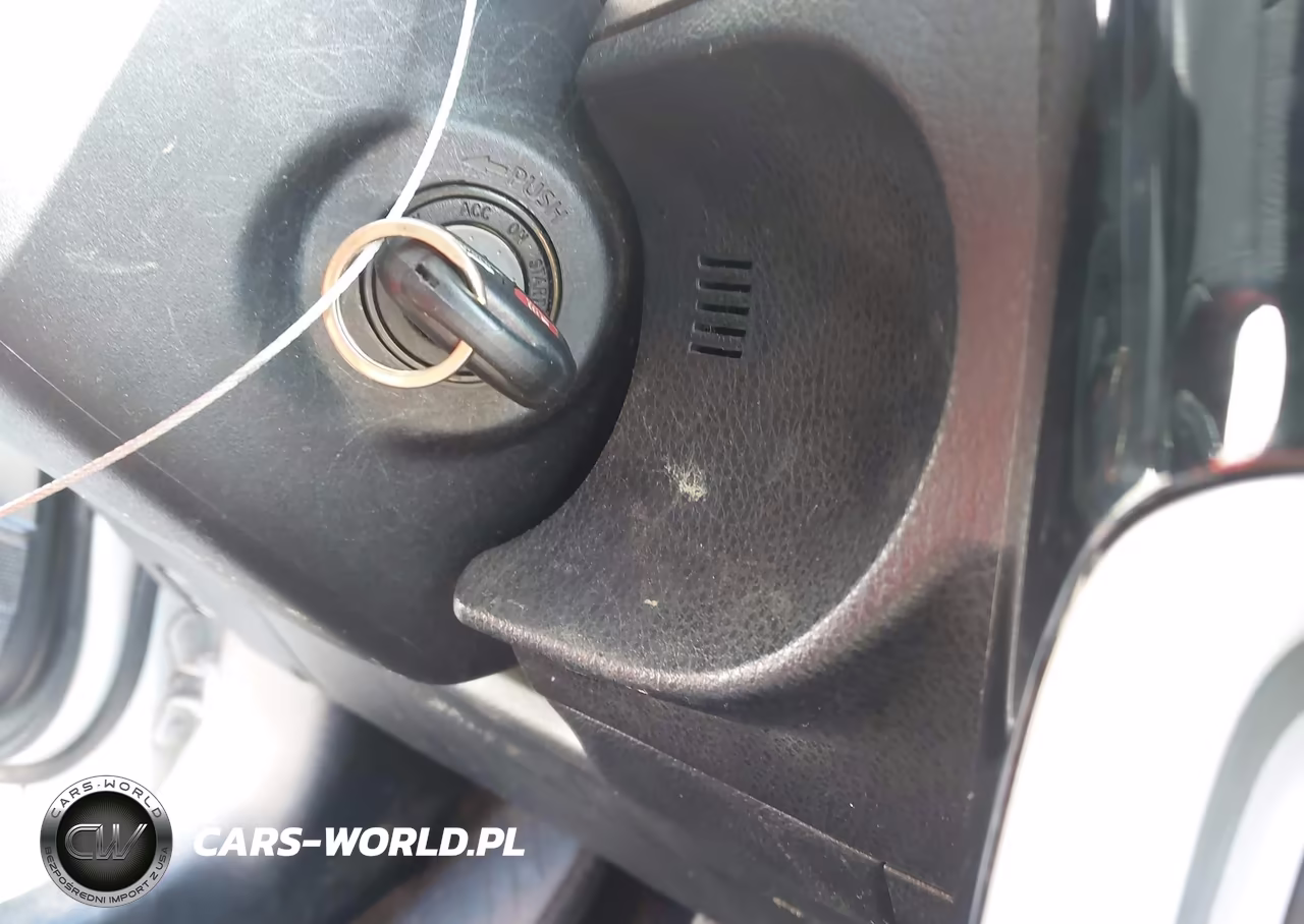 2018 Toyota Corolla Le VIN:5YFBURHE2JP768572 - 11