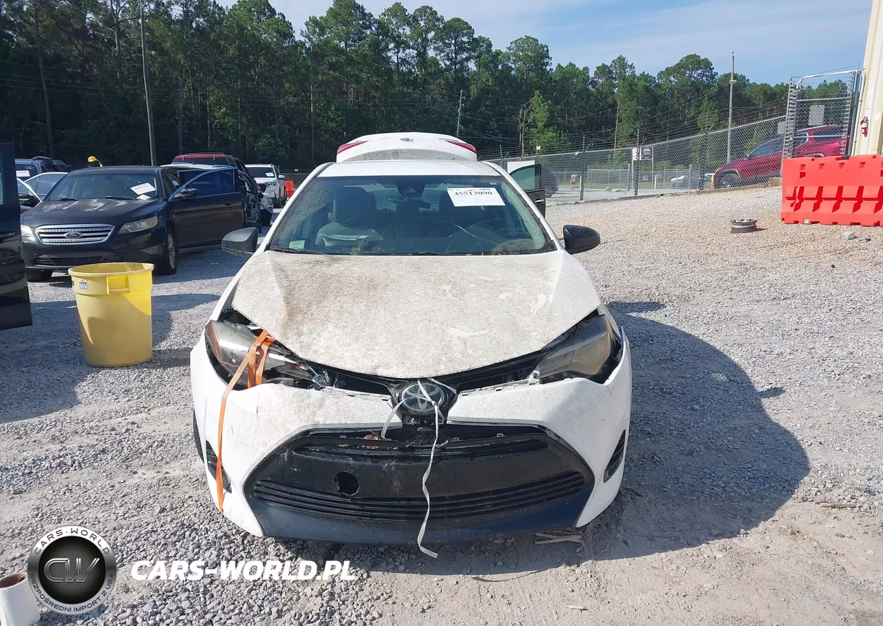 2018 Toyota Corolla Le VIN:5YFBURHE2JP768572 - 12