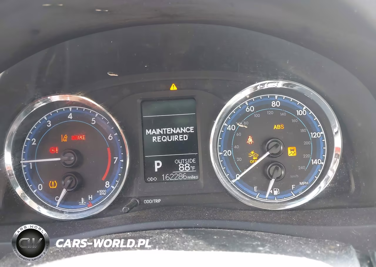 2018 Toyota Corolla Le VIN:5YFBURHE2JP768572 - 15