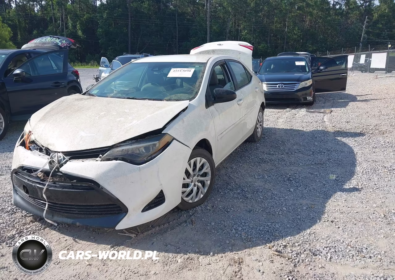 2018 Toyota Corolla Le VIN:5YFBURHE2JP768572 - 2