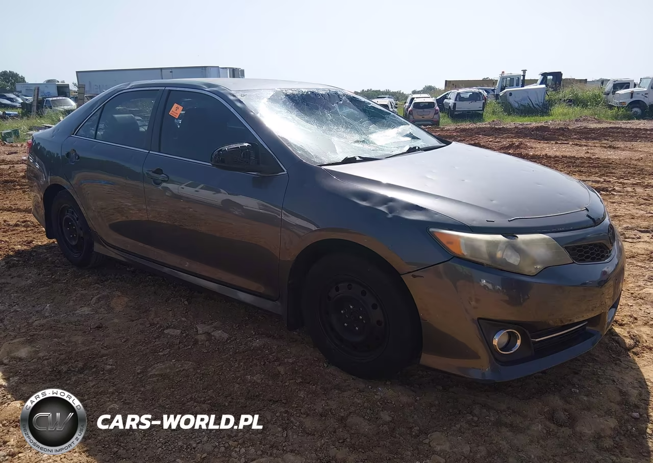 2014 Toyota Camry Se – zdjęcie 1 z 10