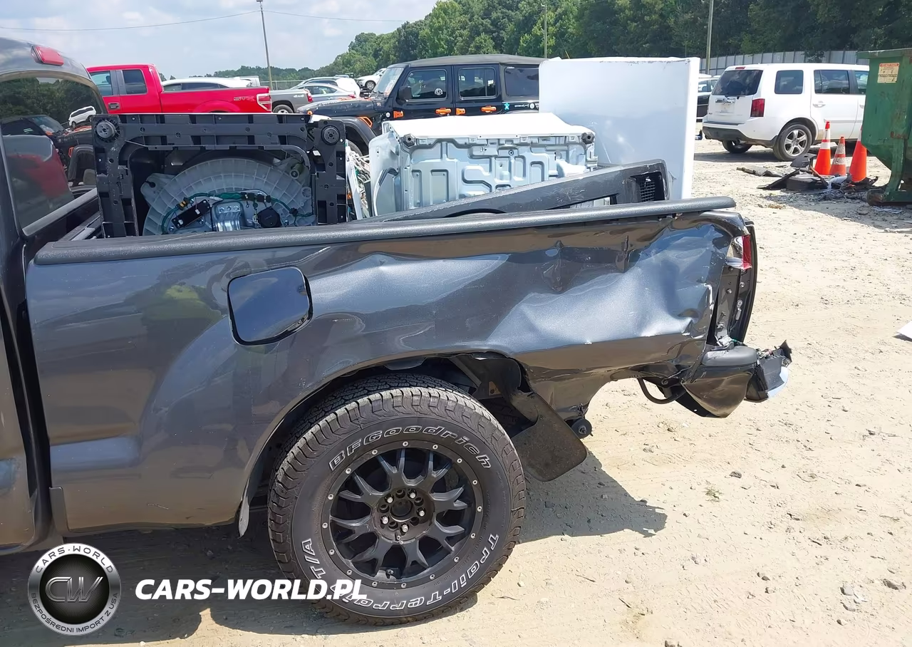 2015 Toyota Tacoma VIN:5TFTX4CN1FX055628 - 6