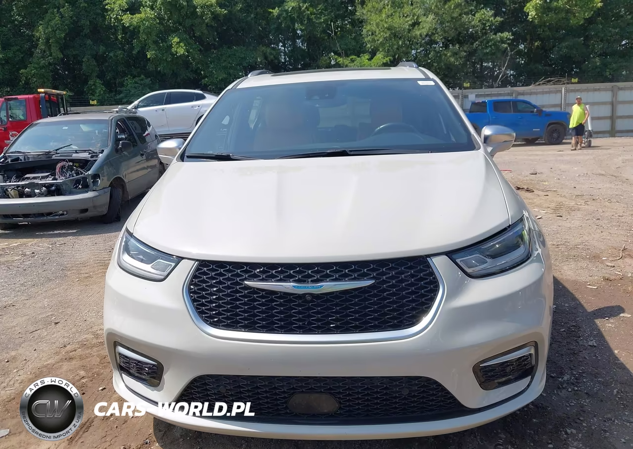 2021 Chrysler Pacifica Hybrid Pinnacle VIN:2C4RC1N77MR529323 - 12