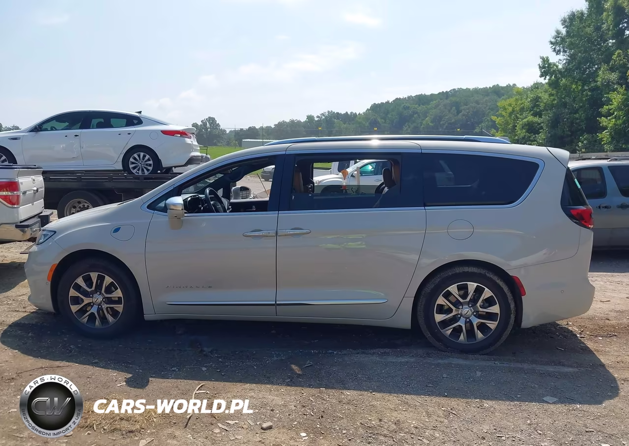 2021 Chrysler Pacifica Hybrid Pinnacle VIN:2C4RC1N77MR529323 - 14