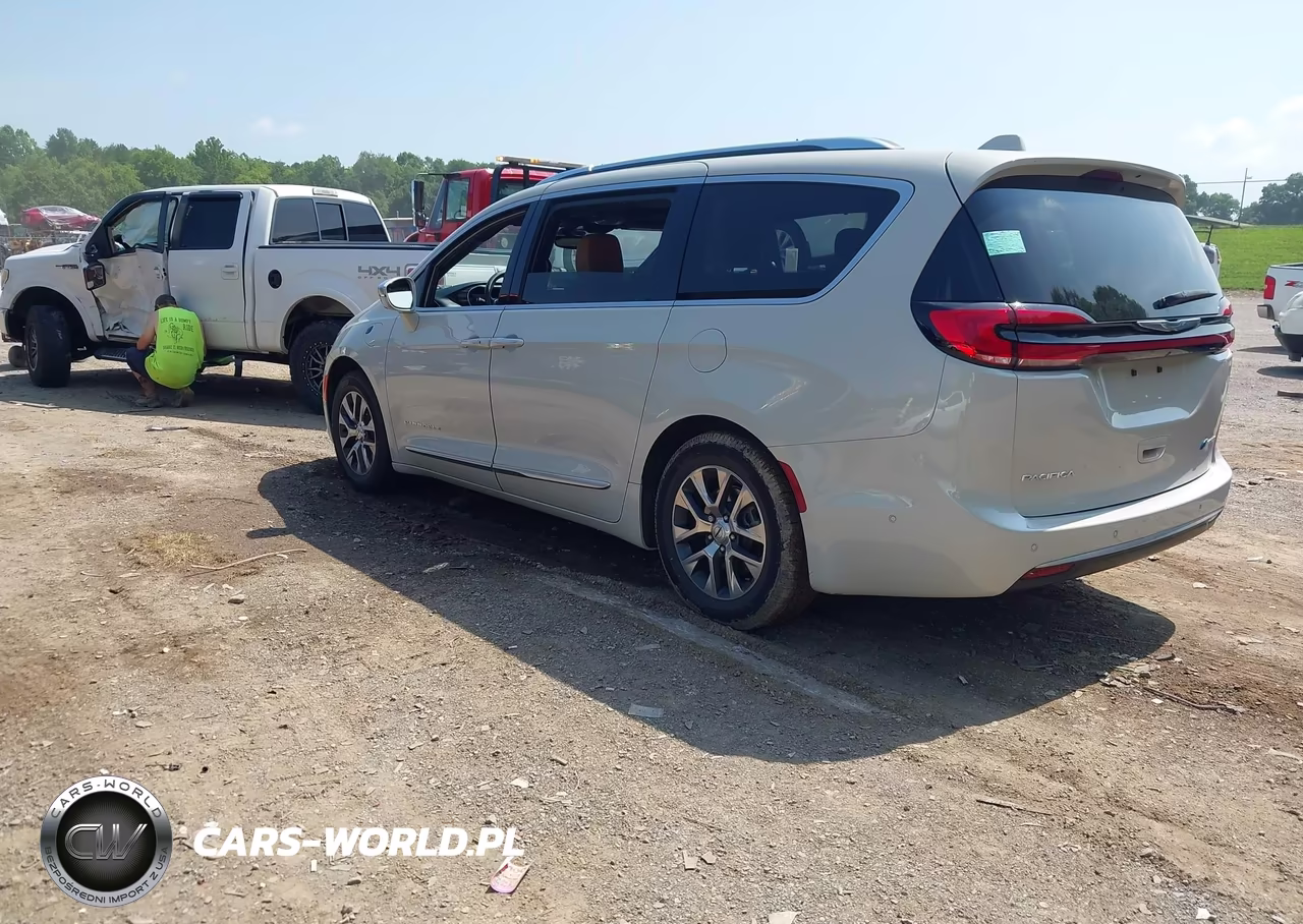 2021 Chrysler Pacifica Hybrid Pinnacle VIN:2C4RC1N77MR529323 - 3