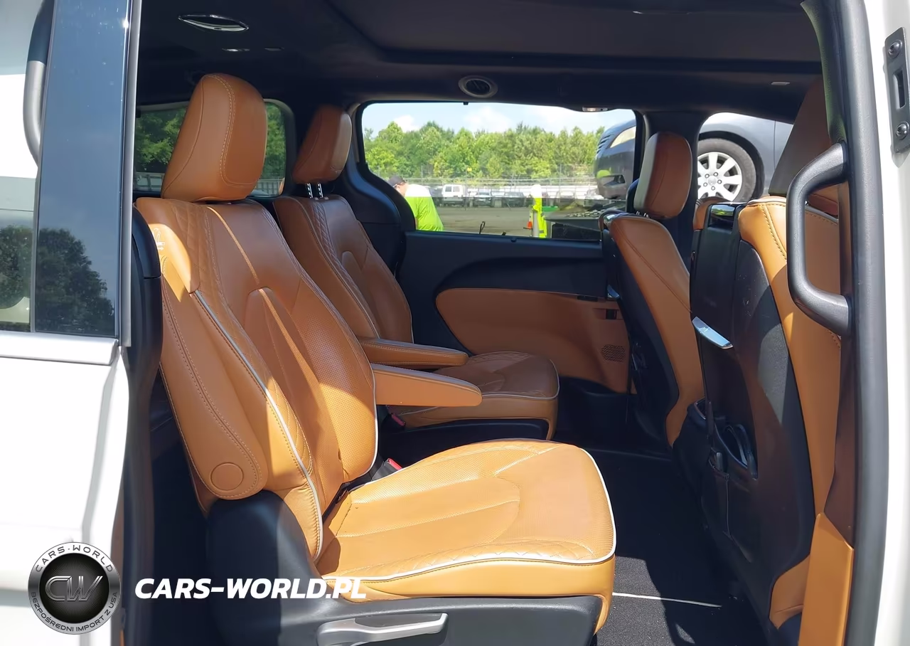 2021 Chrysler Pacifica Hybrid Pinnacle VIN:2C4RC1N77MR529323 - 8