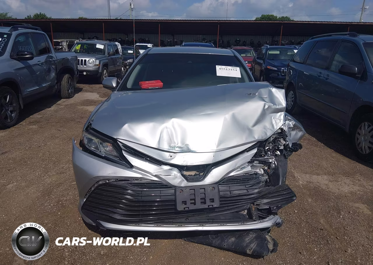 2018 Toyota Camry Le VIN:4T1B11HK1JU525740 - 13