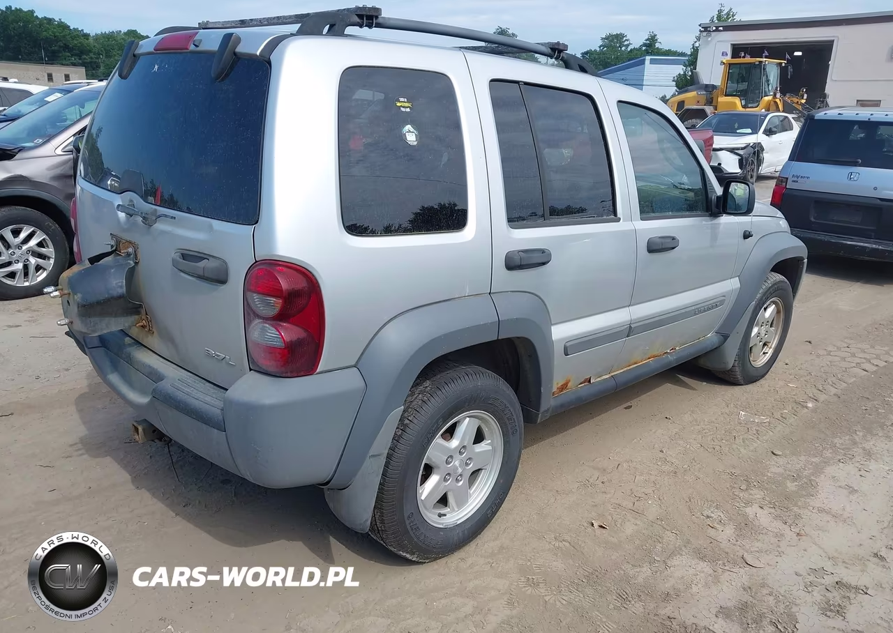 2005 Jeep Liberty Sport VIN:1J4GL48K85W509173 - 4