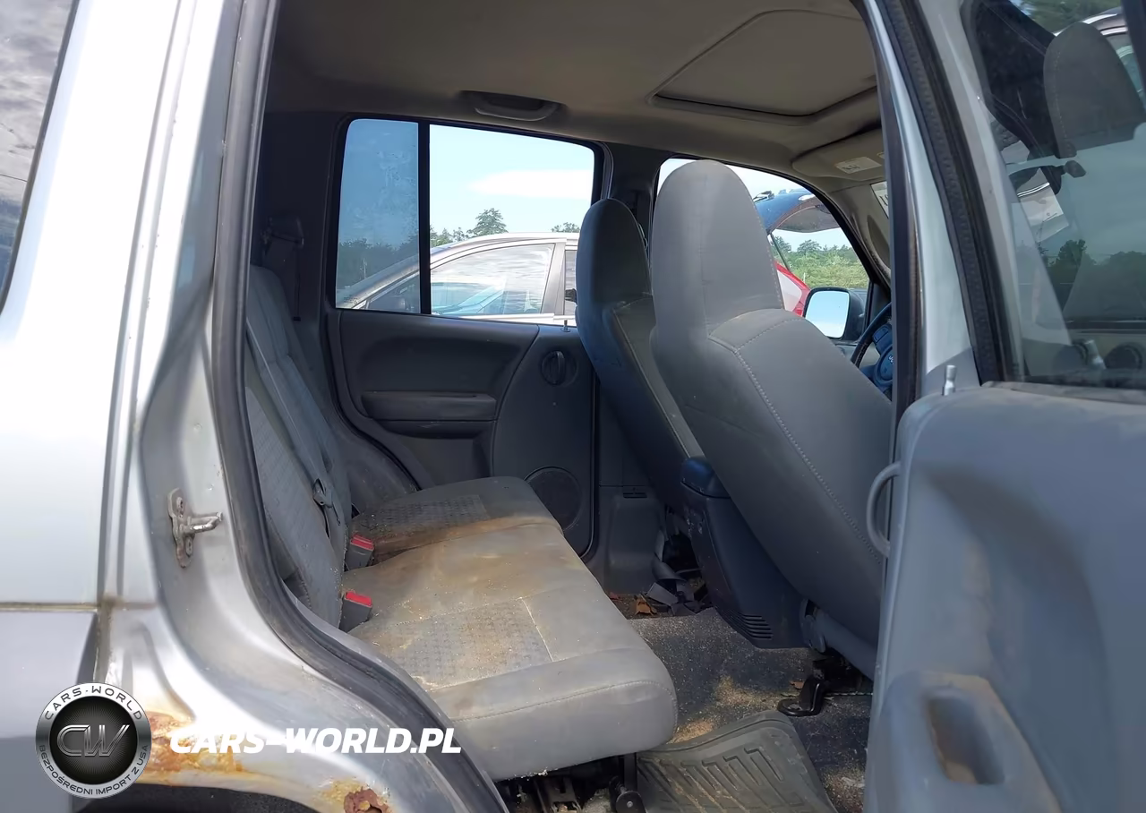 2005 Jeep Liberty Sport VIN:1J4GL48K85W509173 - 7