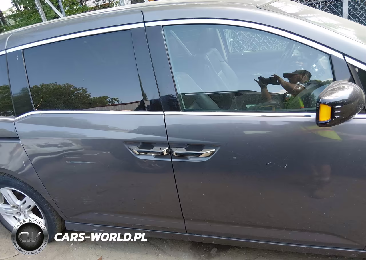 2013 Honda Odyssey Touring-Touring Elite VIN:5FNRL5H99DB011570 - 13