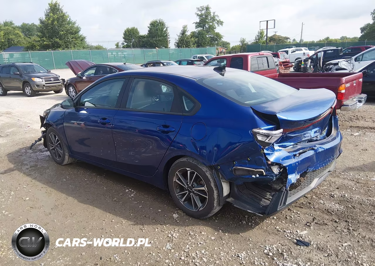 2023 Kia Forte Lxs VIN:3KPF24AD2PE573187 - 3
