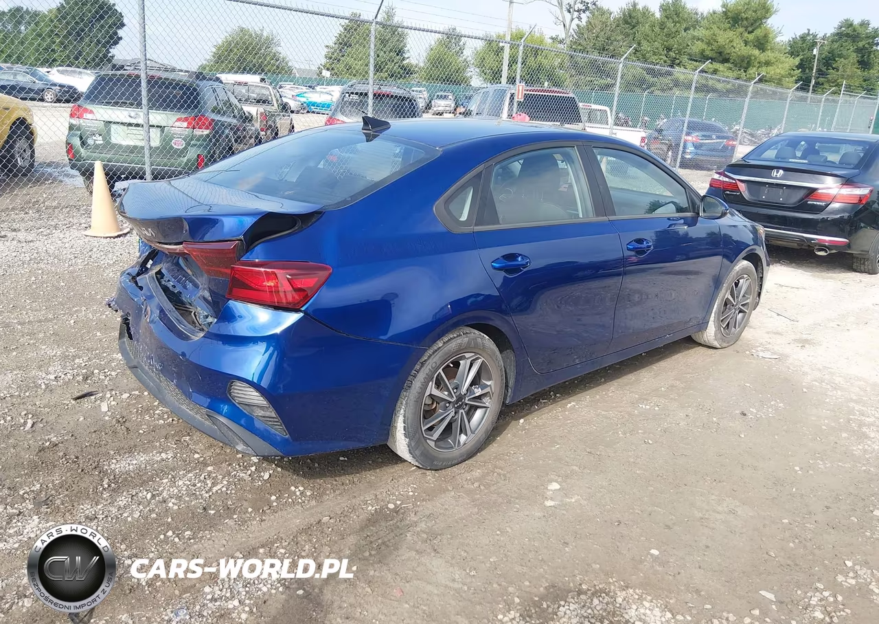 2023 Kia Forte Lxs VIN:3KPF24AD2PE573187 - 4