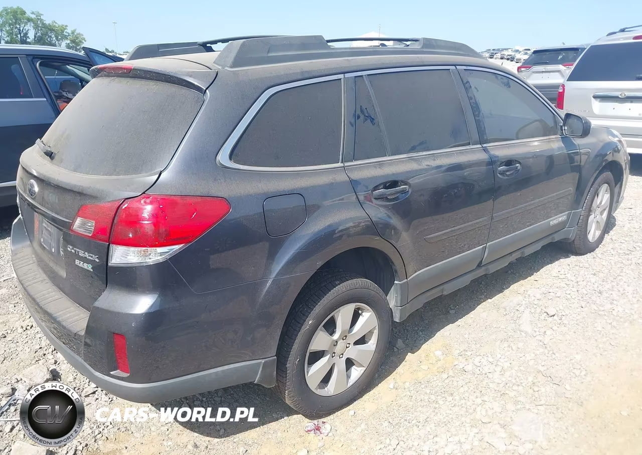 2011 Subaru Outback 2.5I Premium VIN:4S4BRBCC6B3424960 - 4