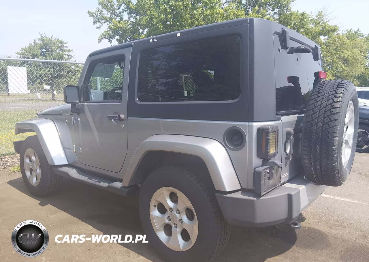 2013 Jeep Wrangler Sahara VIN:1C4AJWBGXDL633124 - 3