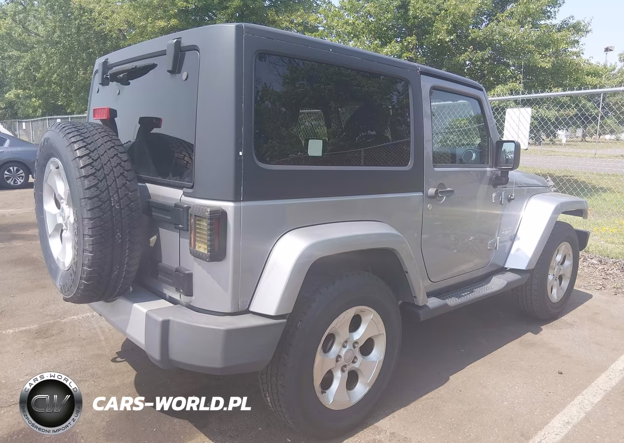 2013 Jeep Wrangler Sahara VIN:1C4AJWBGXDL633124 - 4