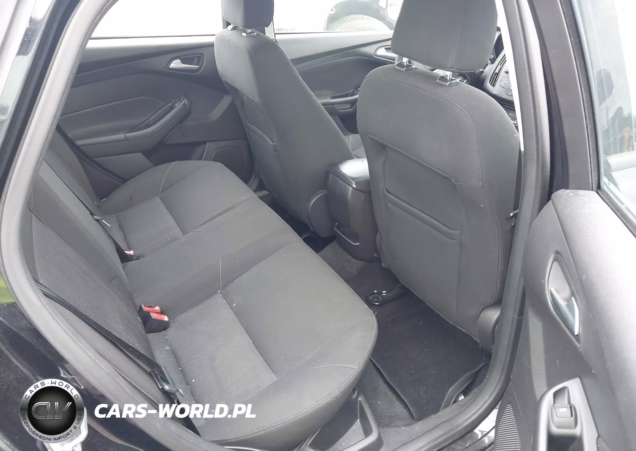 2017 Ford Focus Se VIN:1FADP3F24HL345474 - 8