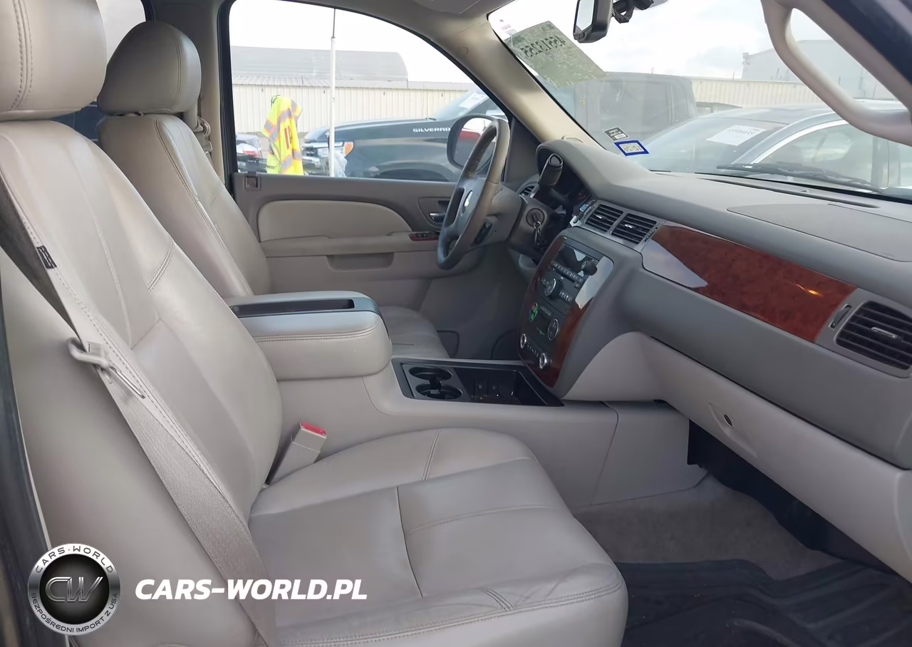 2011 Chevrolet Tahoe Lt VIN:1GNSCBE03BR233042 - 5