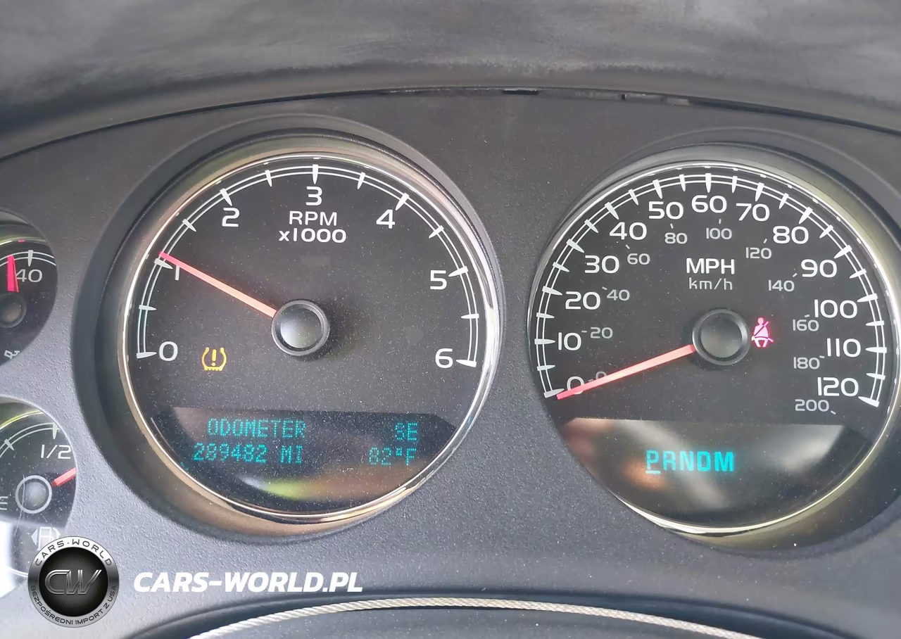 2011 Chevrolet Tahoe Lt VIN:1GNSCBE03BR233042 - 7