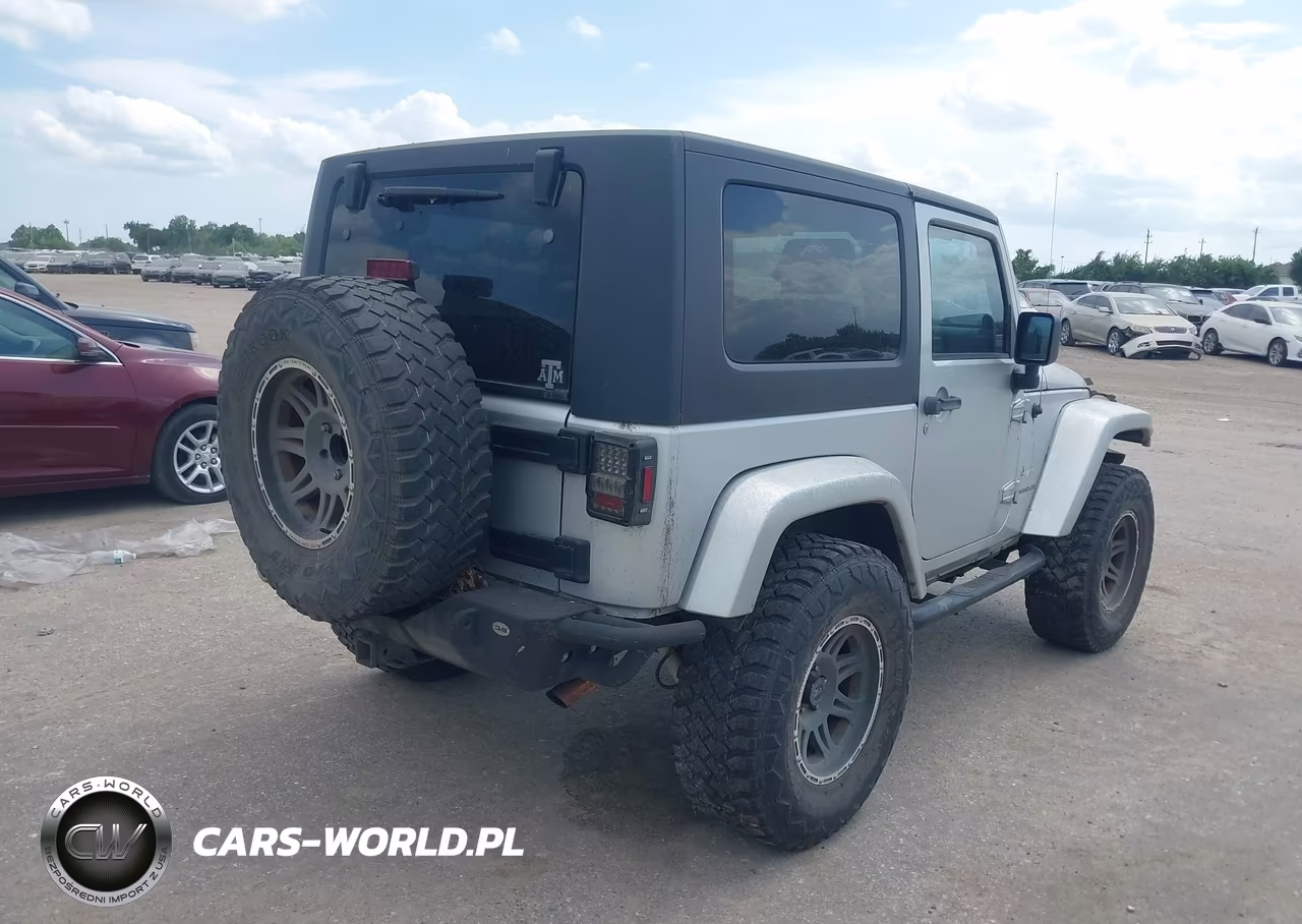 2007 Jeep Wrangler Sahara VIN:1J4FA54107L214156 - 4