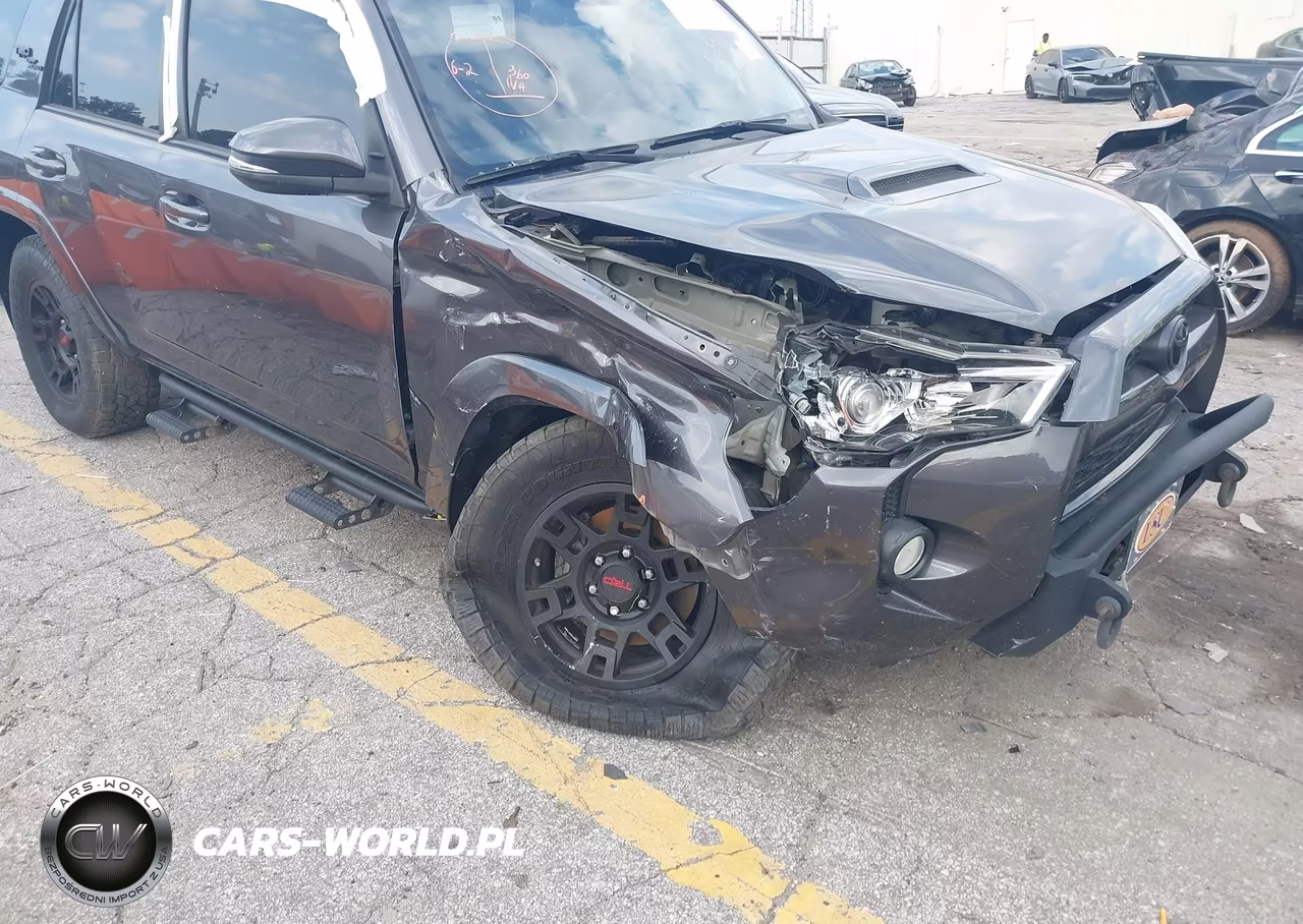 2018 Toyota 4Runner Trd Off Road Premium VIN:JTEBU5JR7J5546494 - 6
