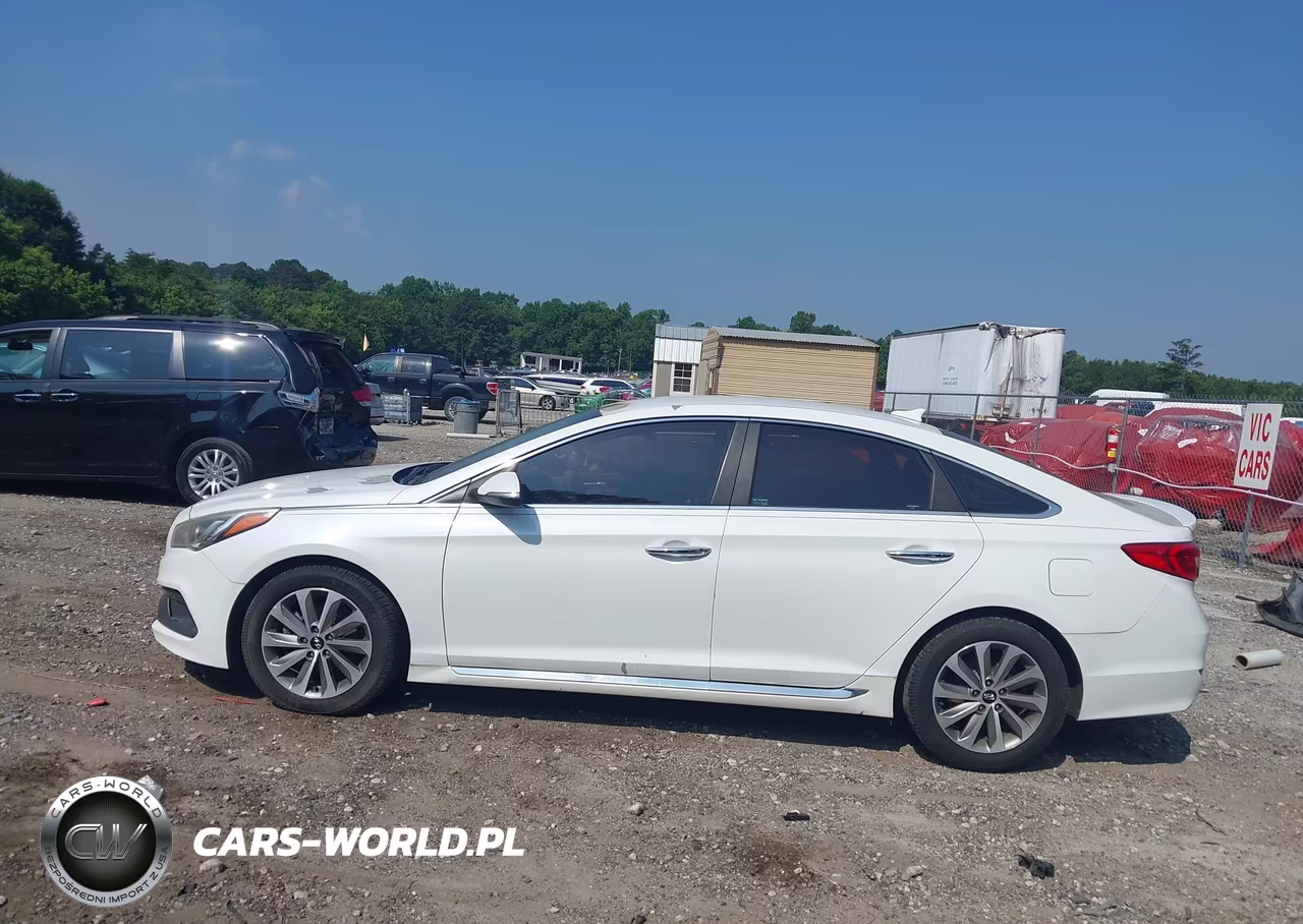 2015 Hyundai Sonata Sport VIN:5NPE34AF1FH080122 - 14