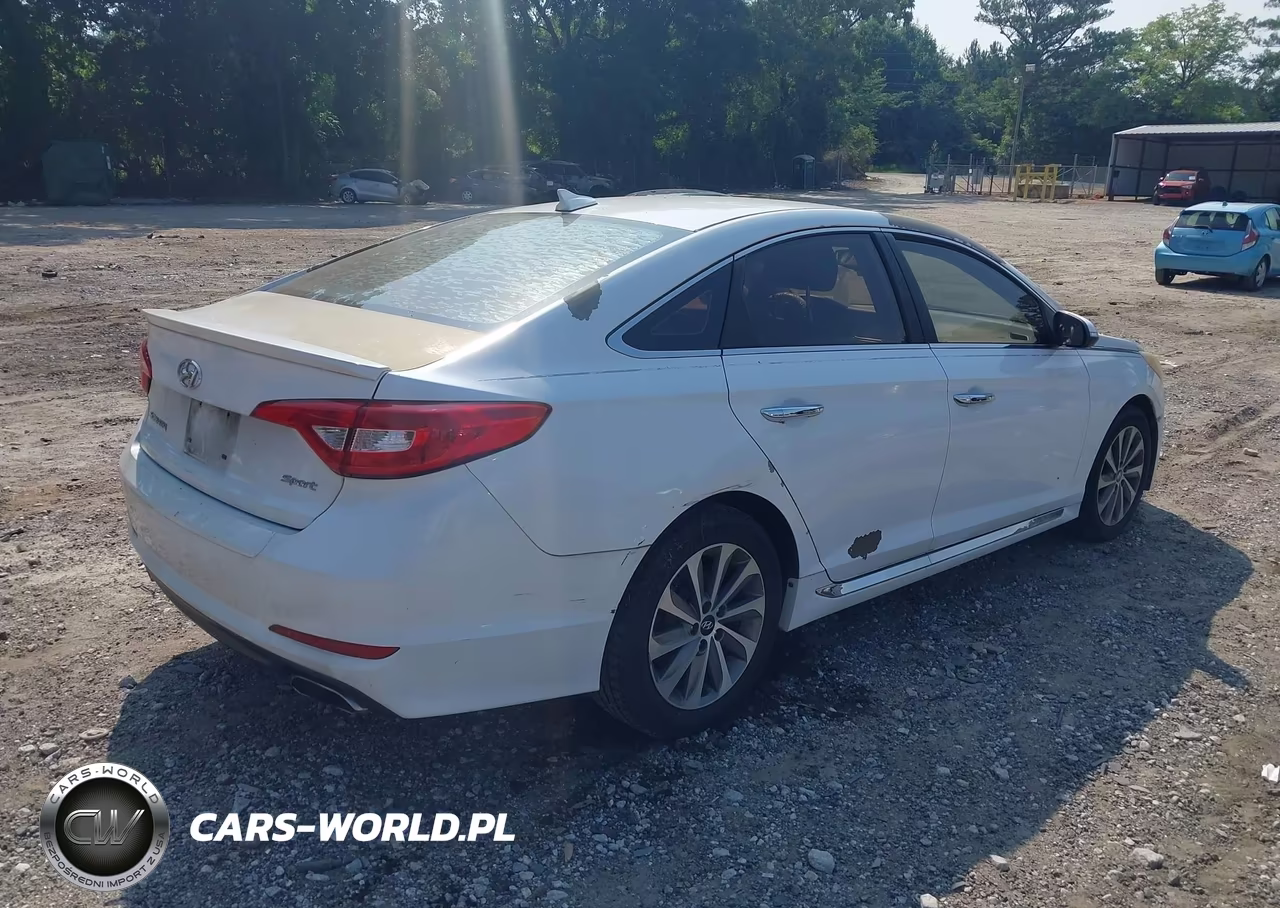 2015 Hyundai Sonata Sport VIN:5NPE34AF1FH080122 - 4