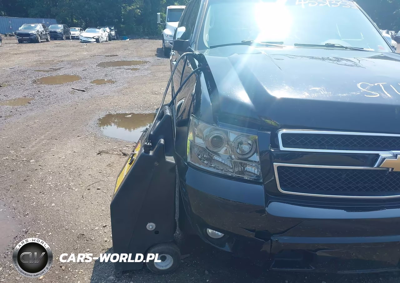 2011 Chevrolet Suburban 1500 Lt1 VIN:1GNSKJE35BR359474 - 17